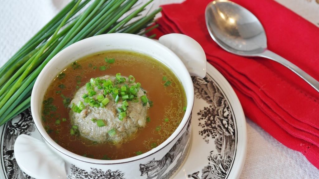 Leberknödel fpür die klare Suppe